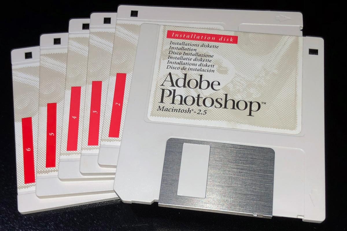 Adobe Photoshop 2.5 installation desks